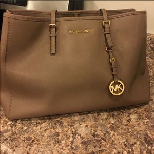 Michael Kors Jet Set Tote